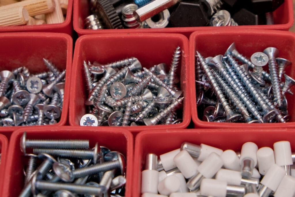 How Self-Tapping Screws Create Strong Threads Without Pre-Drilling
